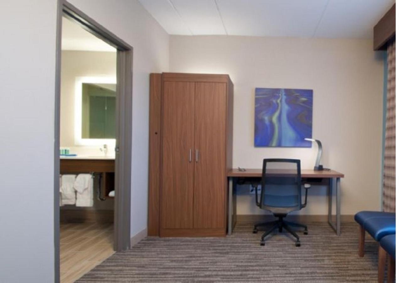 Express Quantico - By Ihg